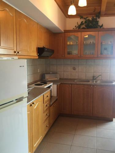 Makis Studios & Apartments