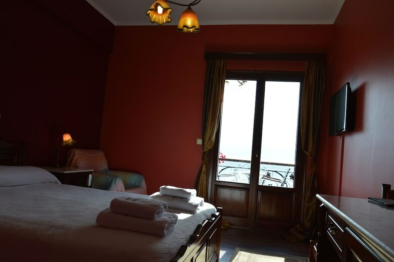 Ilion Hotel