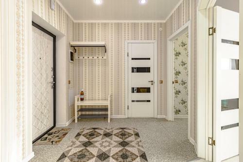 "7 ?-41" Apartment