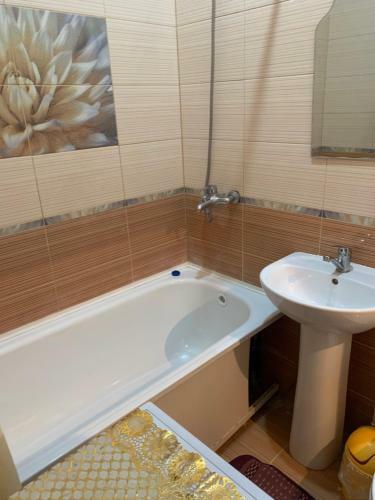 Cozy, Warm Apartment Near Khan Shatyr