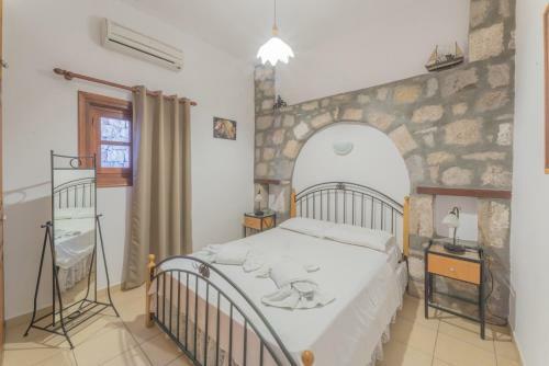 Hostal Alykes Studios