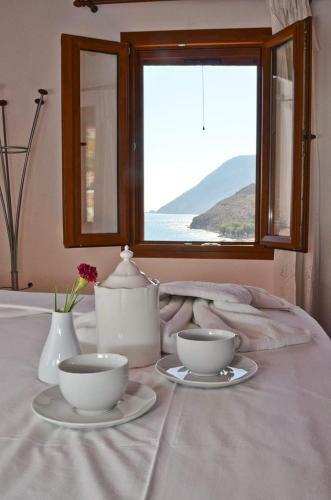 Hostal Alykes Studios