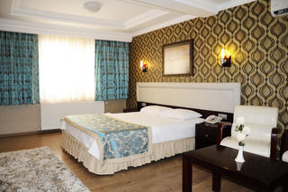 Ronax Hotel