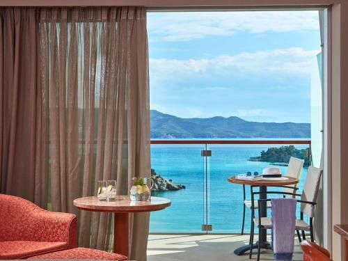 Hotel Aks Hinitsa Bay