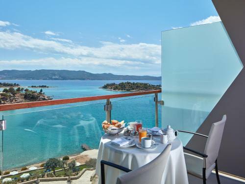 Hotel Aks Hinitsa Bay