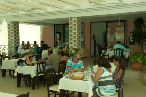 Aparthotel Perdika Resort