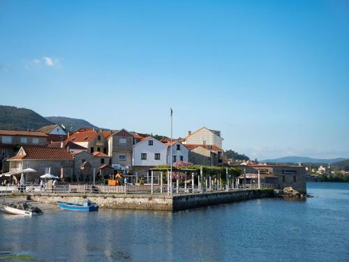 Idyllic Holiday Home In Combarro Near Seabeach