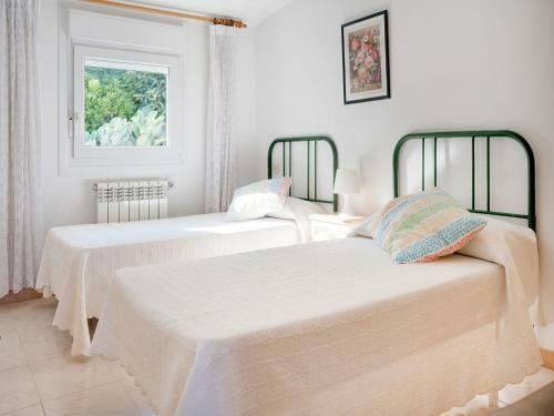 Idyllic Holiday Home In Combarro Near Seabeach