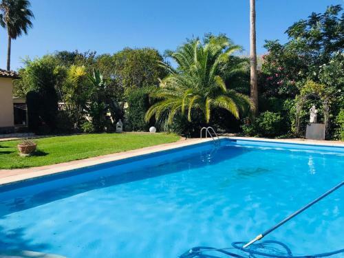 Villa Campano Mit Gro�em Pool, Tollen Garten Und Smart Tv