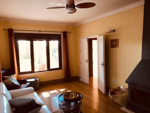 Villa Campano Mit Gro�em Pool, Tollen Garten Und Smart Tv