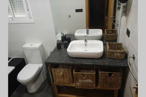 Alojamiento Con Piscina Para Grandes Grupos