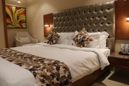 Hotel Sk Lords Eco Inn Ahmedabad