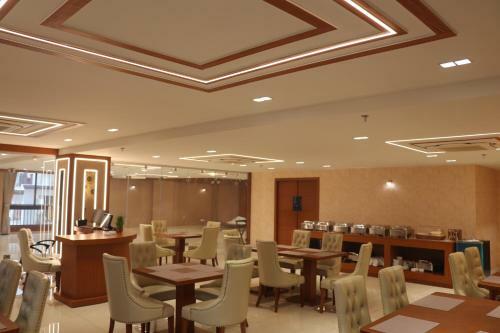 Hotel Sk Lords Eco Inn Ahmedabad