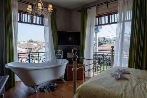 Hotel Roomquest Rimrabeang And Suite