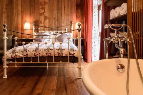 Hotel Roomquest Rimrabeang And Suite