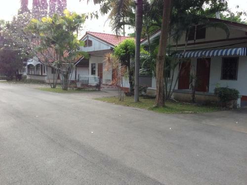 Hostal Chaisuk Bungalow