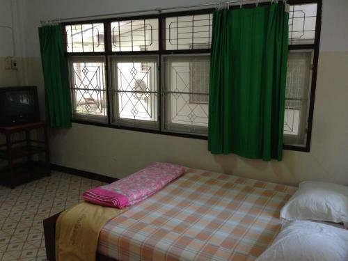 Hostal Chaisuk Bungalow