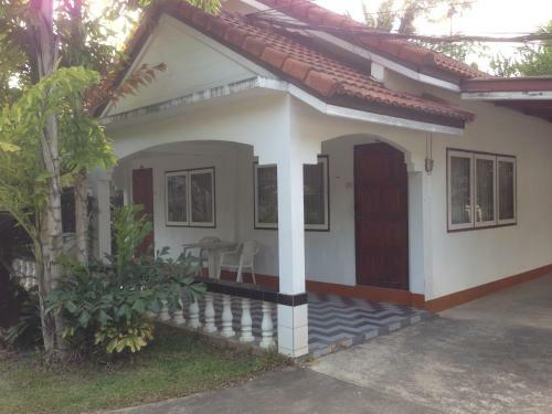 Hostal Chaisuk Bungalow