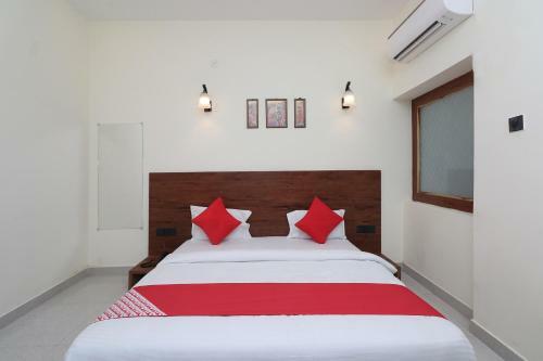 Hotel Oyo 28212 High Court View