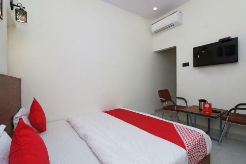 Hotel Oyo 28212 High Court View