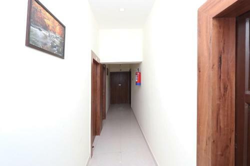 Hotel Oyo 28212 High Court View