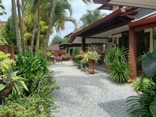 A Famosa Luxury Villa