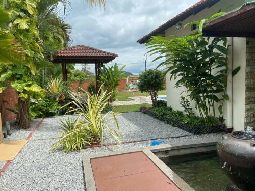 A Famosa Luxury Villa