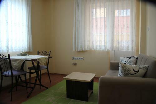 Guler Apart