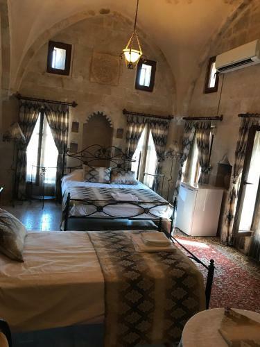 Hostal Kasr-i Abbas Hotel