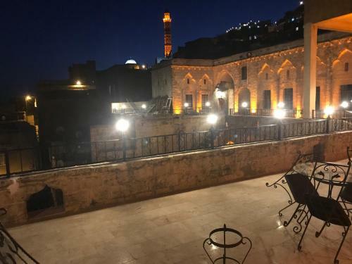 Hostal Kasr-i Abbas Hotel