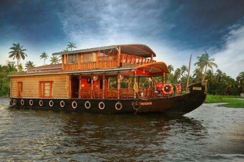 Pmc Houseboat