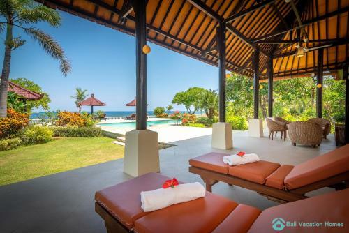 Villa Namast� - Beachfront At Lovina 10p, Pool, Bbq