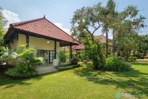 Villa Namast� - Beachfront At Lovina 10p, Pool, Bbq