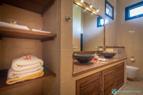Villa Namast� - Beachfront At Lovina 10p, Pool, Bbq