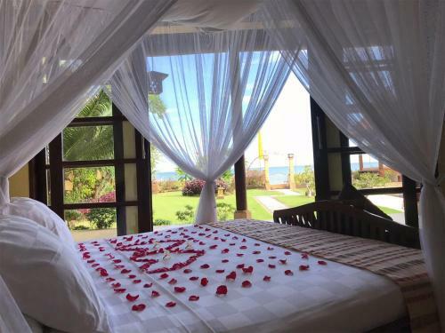 Ocean Beachfront Villa Dini
