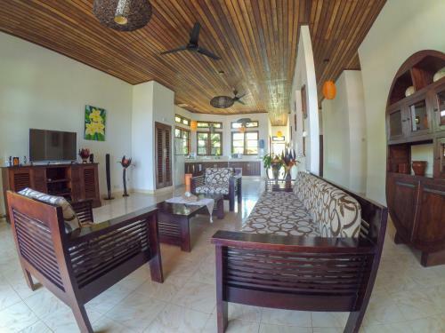 Ocean Beachfront Villa Dini