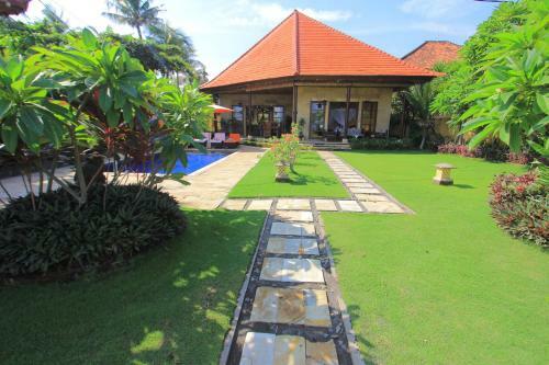 Ocean Beachfront Villa Dini