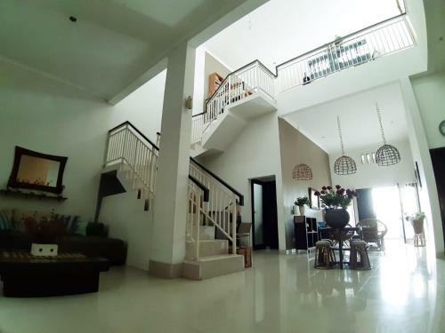 Villa Padasuka Raisa