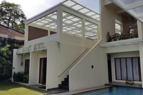 Villa Bukit Dago Palace 22