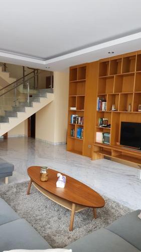 Villa Bukit Dago Palace 22