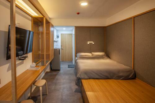 Comfy Studio Apartment By Reqhome