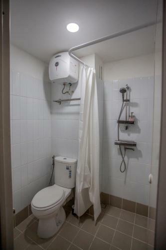 Comfy Studio Apartment By Reqhome