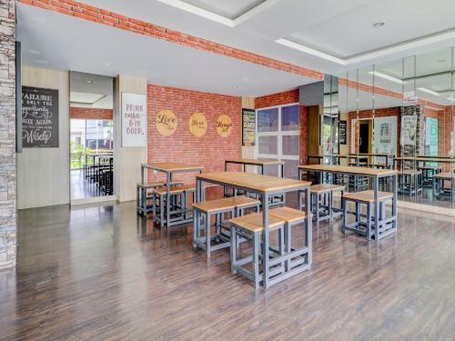 Hotel Oyo 90563 Socialite Dago Asri