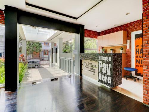 Hotel Oyo 90563 Socialite Dago Asri