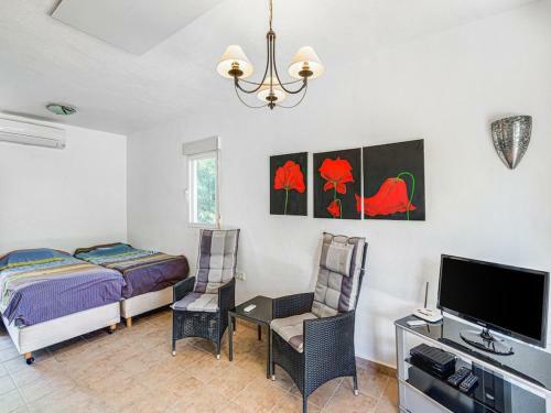 Detached Villa In Daya Vieja With Private Swimming Pool