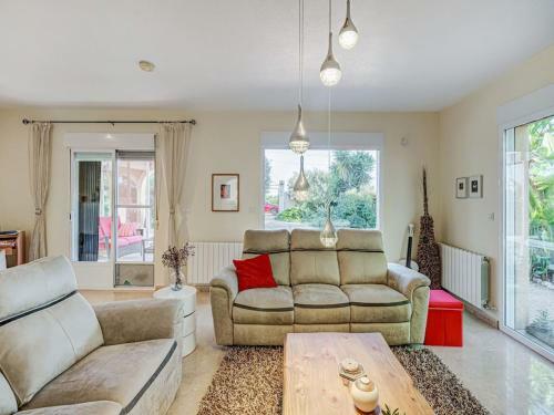 Detached Villa In Daya Vieja With Private Swimming Pool