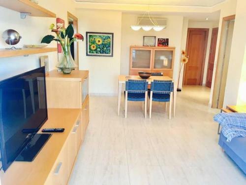 .apartamento 1a Linea de Playa + Piscina + Parking Daimus