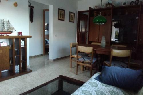 Casa Con Jard�n Y Barbacoa En Cunit