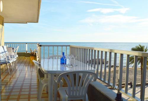 Seafront Apart Amazing Terrace