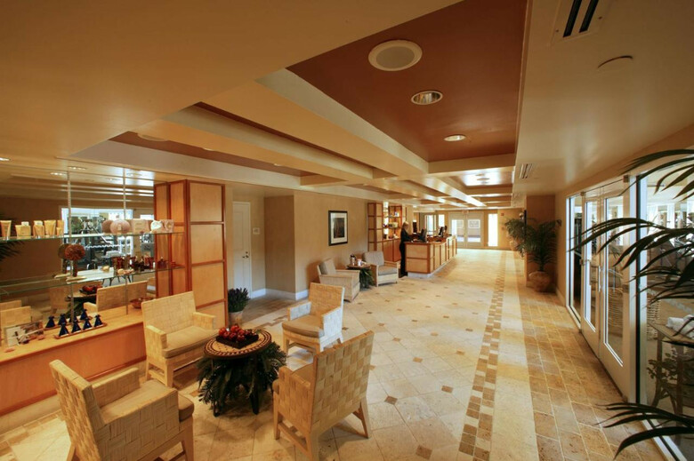 Hotel Universal's Loews Royal Pacific Resort